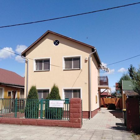 Arinza Apartman Vendeghaz Mezőkövesd المظهر الخارجي الصورة