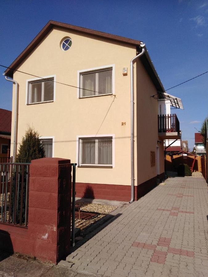 Arinza Apartman Vendeghaz Mezőkövesd المظهر الخارجي الصورة